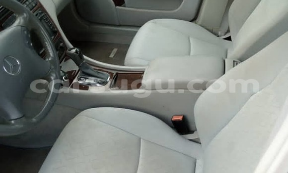 Acheter Occasion Voiture Hyundai Tucson Gris à Ouagadougou, Burkina-Faso Acheter Occasion Voiture Hyundai Tucson Gris à Ouagadougou, Burkina-Faso