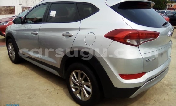 Acheter Occasion Voiture Hyundai Tucson Gris à Ouagadougou, Burkina-Faso Acheter Occasion Voiture Hyundai Tucson Gris à Ouagadougou, Burkina-Faso