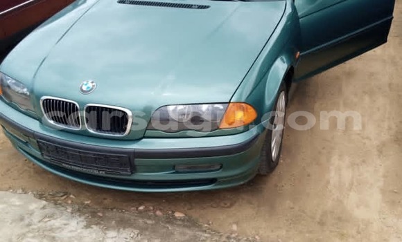 Acheter Occasion Voiture BMW 1er Vert à Ouagadougou, Burkina-Faso Acheter Occasion Voiture BMW 1er Vert à Ouagadougou, Burkina-Faso