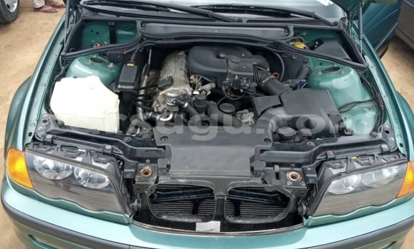 Acheter Occasion Voiture BMW 1er Vert à Ouagadougou, Burkina-Faso Acheter Occasion Voiture BMW 1er Vert à Ouagadougou, Burkina-Faso