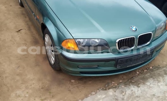 Acheter Occasion Voiture BMW 1er Vert à Ouagadougou, Burkina-Faso Acheter Occasion Voiture BMW 1er Vert à Ouagadougou, Burkina-Faso