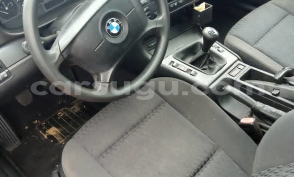 Acheter Occasion Voiture BMW 1er Vert à Ouagadougou, Burkina-Faso Acheter Occasion Voiture BMW 1er Vert à Ouagadougou, Burkina-Faso