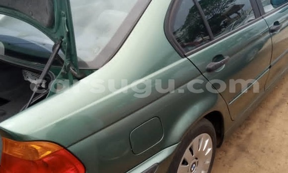 Acheter Occasion Voiture BMW 1er Vert à Ouagadougou, Burkina-Faso Acheter Occasion Voiture BMW 1er Vert à Ouagadougou, Burkina-Faso