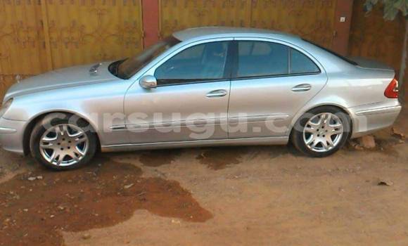 Acheter Occasion Voiture Mercedes-Benz E–Class Gris à Ouagadougou, Burkina-Faso Acheter Occasion Voiture Mercedes-Benz E–Class Gris à Ouagadougou, Burkina-Faso