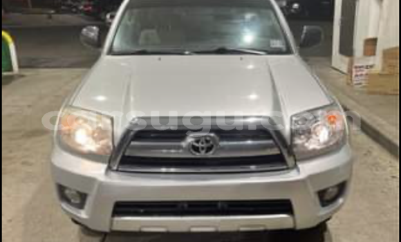 Sayi Na hannu Toyota HiAce Azurfa Babbar mota in Bobo Dioulasso a Burkina Faso