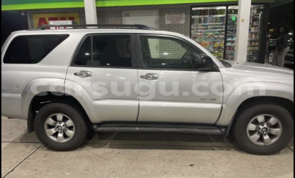 Sayi Na hannu Toyota HiAce Azurfa Babbar mota in Bobo Dioulasso a Burkina Faso Sayi Na hannu Toyota HiAce Azurfa Babbar mota in Bobo Dioulasso a Burkina Faso