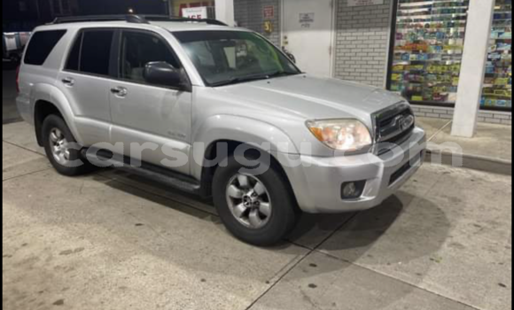 Sayi Na hannu Toyota HiAce Azurfa Babbar mota in Bobo Dioulasso a Burkina Faso Sayi Na hannu Toyota HiAce Azurfa Babbar mota in Bobo Dioulasso a Burkina Faso