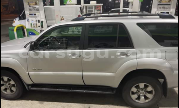 Sayi Na hannu Toyota HiAce Azurfa Babbar mota in Bobo Dioulasso a Burkina Faso Sayi Na hannu Toyota HiAce Azurfa Babbar mota in Bobo Dioulasso a Burkina Faso