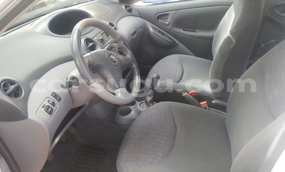 Acheter Occasion Voiture Toyota Yaris Gris à Ouagadougou, Burkina-Faso Acheter Occasion Voiture Toyota Yaris Gris à Ouagadougou, Burkina-Faso