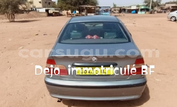 Sayi Na hannu BMW 3–Series Azurfa Mota in Ouagadougou a Burkina Faso