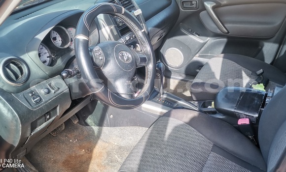 Acheter Occasion Voiture Toyota RAV4 Gris à Ouagadougou, Burkina-Faso Acheter Occasion Voiture Toyota RAV4 Gris à Ouagadougou, Burkina-Faso