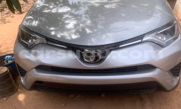 Acheter Occasion Voiture Toyota RAV4 Gris à Ouagadougou, Burkina-Faso
