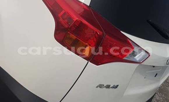 Acheter Neuf Voiture Toyota RAV4 Noir à Ouagadougou, Burkina-Faso Acheter Neuf Voiture Toyota RAV4 Noir à Ouagadougou, Burkina-Faso