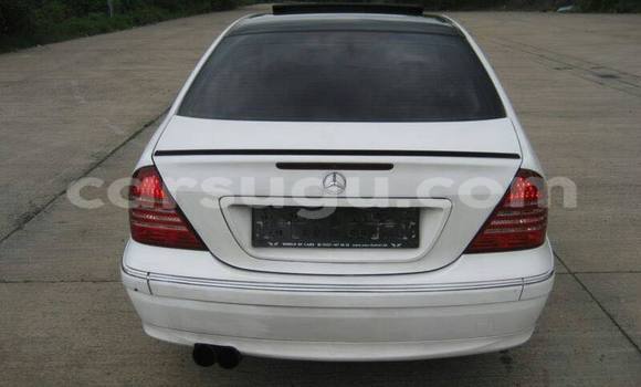 Acheter Neuf Voiture Mercedes-Benz 230 Noir à Ouagadougou, Burkina-Faso Acheter Neuf Voiture Mercedes-Benz 230 Noir à Ouagadougou, Burkina-Faso