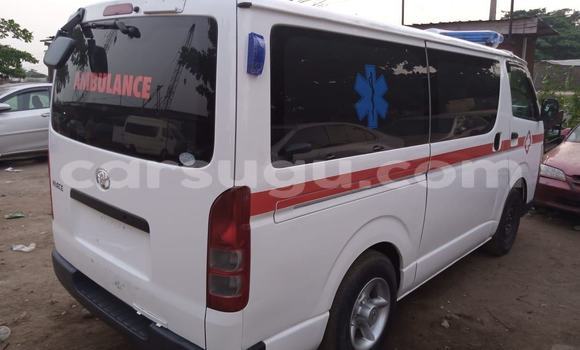 Acheter Occasion Voiture Toyota Hiace Blanc à Ouagadougou, Burkina-Faso Acheter Occasion Voiture Toyota Hiace Blanc à Ouagadougou, Burkina-Faso