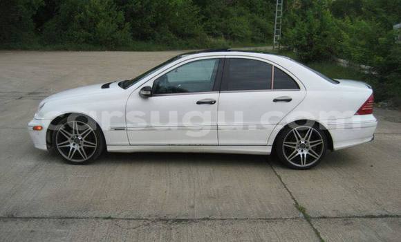 Acheter Neuf Voiture Mercedes-Benz 230 Noir à Ouagadougou, Burkina-Faso Acheter Neuf Voiture Mercedes-Benz 230 Noir à Ouagadougou, Burkina-Faso