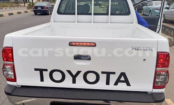 Acheter Occasion Voiture Toyota Hilux Blanc à Ouagadougou, Burkina-Faso Acheter Occasion Voiture Toyota Hilux Blanc à Ouagadougou, Burkina-Faso