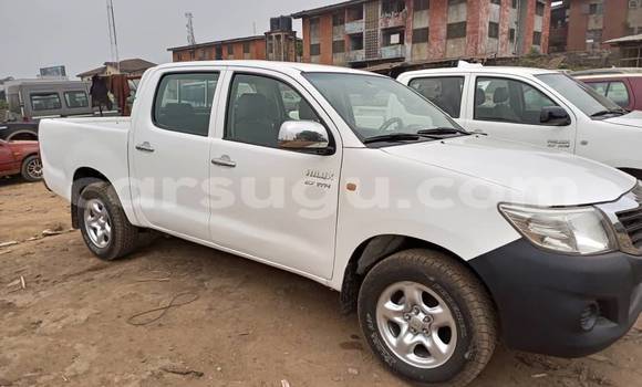Acheter Occasion Voiture Toyota Hilux Blanc à Ouagadougou, Burkina-Faso Acheter Occasion Voiture Toyota Hilux Blanc à Ouagadougou, Burkina-Faso