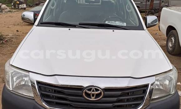 Acheter Occasion Voiture Toyota Hilux Blanc à Ouagadougou, Burkina-Faso Acheter Occasion Voiture Toyota Hilux Blanc à Ouagadougou, Burkina-Faso