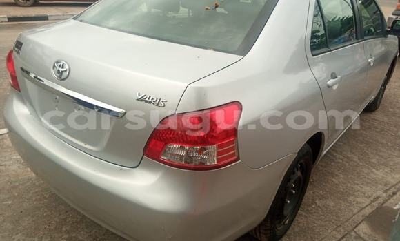 Acheter Occasion Voiture Toyota Yaris Gris à Ouagadougou, Burkina-Faso Acheter Occasion Voiture Toyota Yaris Gris à Ouagadougou, Burkina-Faso