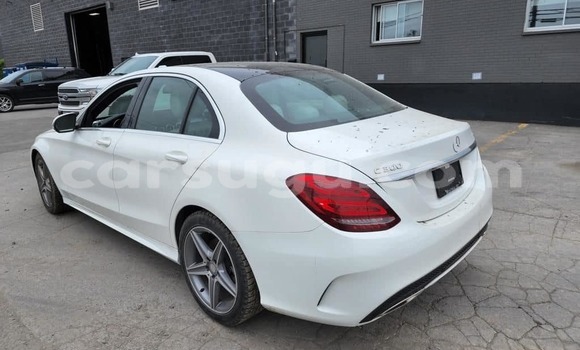 Sayi Na hannu Mercedes-Benz C–Class White Mota in Ouagadougou a Burkina Faso Sayi Na hannu Mercedes-Benz C–Class White Mota in Ouagadougou a Burkina Faso