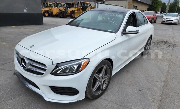 Sayi Na hannu Mercedes-Benz C–Class White Mota in Ouagadougou a Burkina Faso Sayi Na hannu Mercedes-Benz C–Class White Mota in Ouagadougou a Burkina Faso