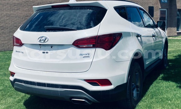 Sayi Na hannu Hyundai Santa Fe White Mota in Ouagadougou a Burkina Faso Sayi Na hannu Hyundai Santa Fe White Mota in Ouagadougou a Burkina Faso