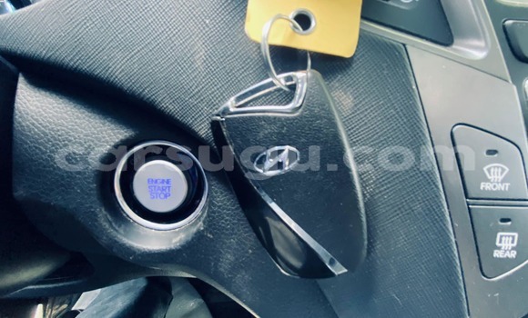 Sayi Na hannu Hyundai Santa Fe White Mota in Ouagadougou a Burkina Faso Sayi Na hannu Hyundai Santa Fe White Mota in Ouagadougou a Burkina Faso