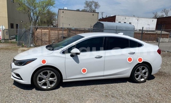 Sayi Na hannu Chevrolet Cruze White Mota in Ouagadougou a Burkina Faso Sayi Na hannu Chevrolet Cruze White Mota in Ouagadougou a Burkina Faso