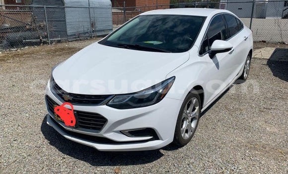Sayi Na hannu Chevrolet Cruze White Mota in Ouagadougou a Burkina Faso Sayi Na hannu Chevrolet Cruze White Mota in Ouagadougou a Burkina Faso