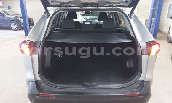 Sayi Na hannu Toyota RAV4 Azurfa Mota in Ouagadougou a Burkina Faso Sayi Na hannu Toyota RAV4 Azurfa Mota in Ouagadougou a Burkina Faso