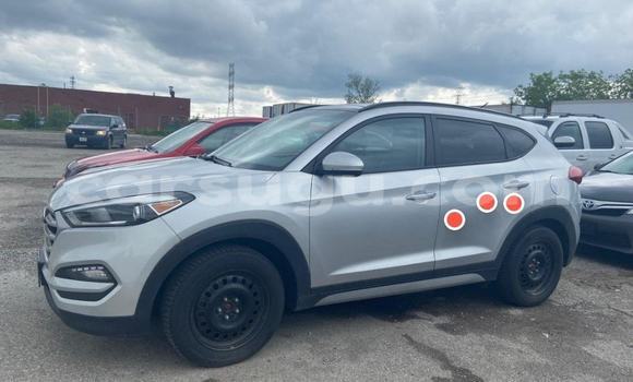 Sayi Na hannu Hyundai Tucson Azurfa Mota in Ouagadougou a Burkina Faso Sayi Na hannu Hyundai Tucson Azurfa Mota in Ouagadougou a Burkina Faso