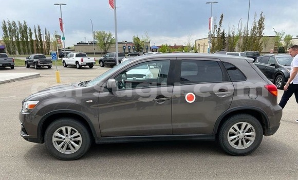 Sayi Na hannu Mitsubishi RVR Brown Mota in Ouagadougou a Burkina Faso Sayi Na hannu Mitsubishi RVR Brown Mota in Ouagadougou a Burkina Faso