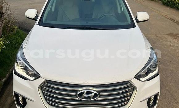 Sayi Na hannu Hyundai Santa Fe White Mota in Ouagadougou a Burkina Faso Sayi Na hannu Hyundai Santa Fe White Mota in Ouagadougou a Burkina Faso