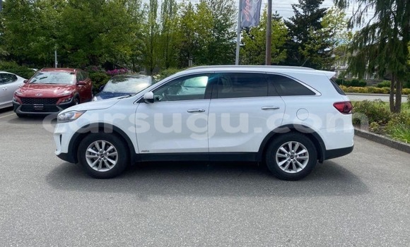 Sayi Na hannu Kia Sorento White Mota in Ouagadougou a Burkina Faso Sayi Na hannu Kia Sorento White Mota in Ouagadougou a Burkina Faso