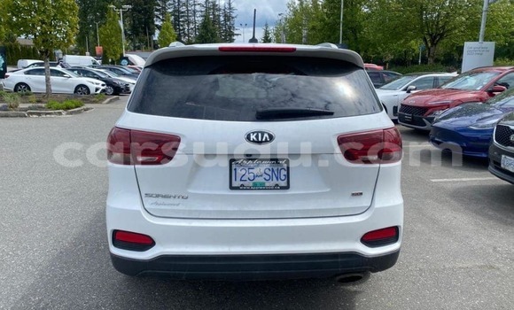 Sayi Na hannu Kia Sorento White Mota in Ouagadougou a Burkina Faso Sayi Na hannu Kia Sorento White Mota in Ouagadougou a Burkina Faso