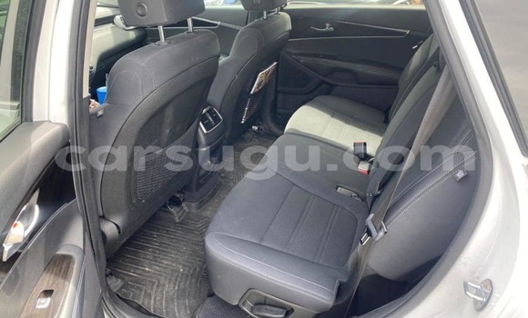 Sayi Na hannu Kia Sorento White Mota in Ouagadougou a Burkina Faso Sayi Na hannu Kia Sorento White Mota in Ouagadougou a Burkina Faso