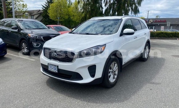 Sayi Na hannu Kia Sorento White Mota in Ouagadougou a Burkina Faso Sayi Na hannu Kia Sorento White Mota in Ouagadougou a Burkina Faso