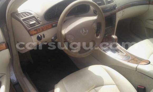 Acheter Occasion Voiture Mercedes-Benz E–Class Gris à Ouagadougou, Burkina-Faso Acheter Occasion Voiture Mercedes-Benz E–Class Gris à Ouagadougou, Burkina-Faso