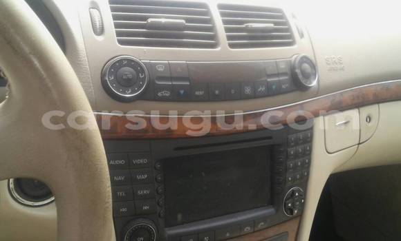 Acheter Occasion Voiture Mercedes-Benz E–Class Gris à Ouagadougou, Burkina-Faso Acheter Occasion Voiture Mercedes-Benz E–Class Gris à Ouagadougou, Burkina-Faso