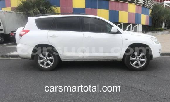 Buy Used Toyota RAV4 White Car in Bousse in Kourweogo Buy Used Toyota RAV4 White Car in Bousse in Kourweogo