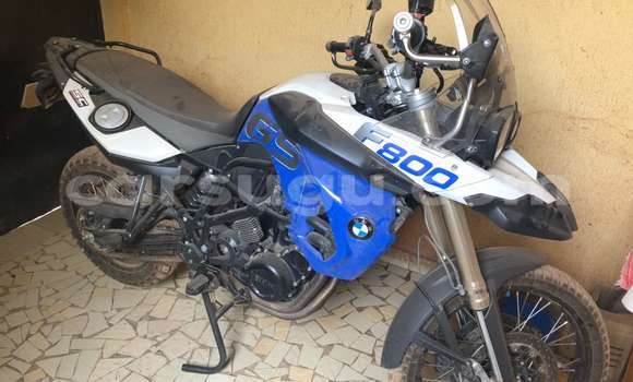 Acheter Occasion Moto BMW 800FG Bleu à Ouagadougou au Burkina-Faso Acheter Occasion Moto BMW 800FG Bleu à Ouagadougou au Burkina-Faso