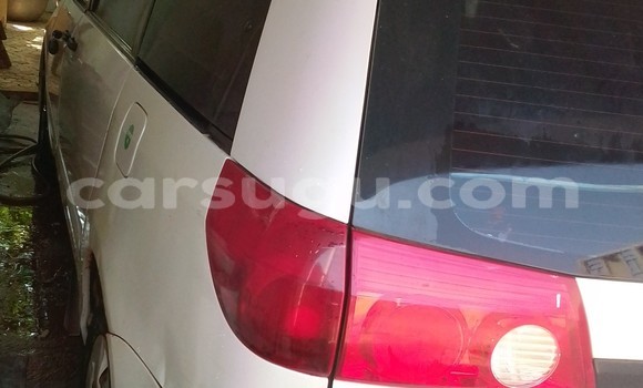 Acheter Occasion Voiture Toyota Sienna Blanc à Ouagadougou, Burkina-Faso