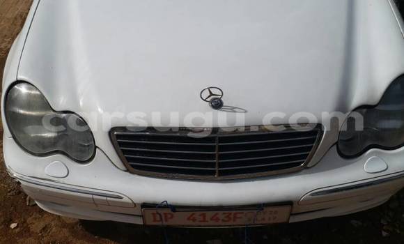 Acheter Occasion Voiture Mercedes-Benz C–Class Blanc à Ouagadougou, Burkina-Faso Acheter Occasion Voiture Mercedes-Benz C–Class Blanc à Ouagadougou, Burkina-Faso