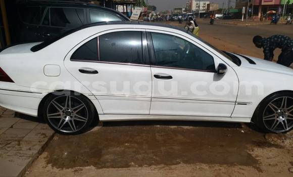 Acheter Occasion Voiture Mercedes-Benz C–Class Blanc à Ouagadougou, Burkina-Faso Acheter Occasion Voiture Mercedes-Benz C–Class Blanc à Ouagadougou, Burkina-Faso