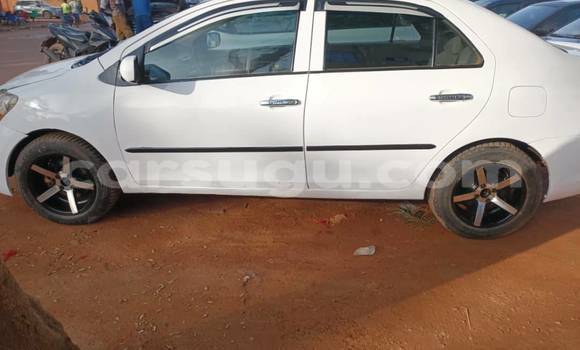 Acheter Occasion Voiture Toyota Yaris Blanc à Ouagadougou, Burkina-Faso Acheter Occasion Voiture Toyota Yaris Blanc à Ouagadougou, Burkina-Faso