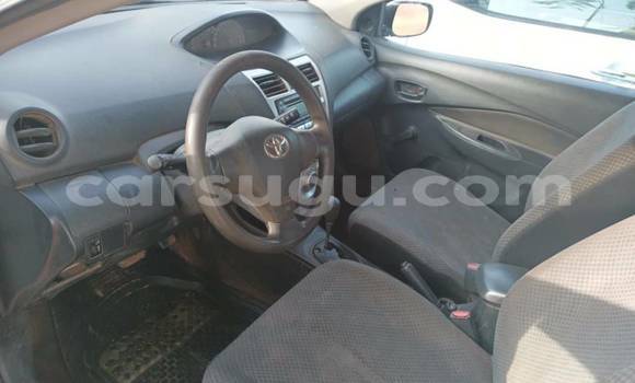 Acheter Occasion Voiture Toyota Yaris Blanc à Ouagadougou, Burkina-Faso Acheter Occasion Voiture Toyota Yaris Blanc à Ouagadougou, Burkina-Faso