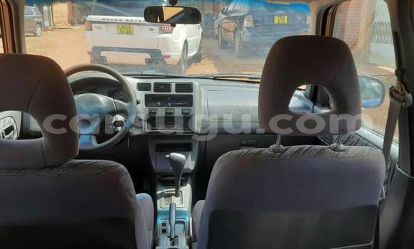 Sayi Na hannu Toyota RAV4 Blue Mota in Ouagadougou a Burkina Faso Sayi Na hannu Toyota RAV4 Blue Mota in Ouagadougou a Burkina Faso