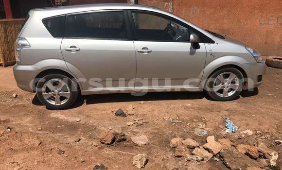 Acheter Neuf Voiture Toyota Verso Gris à Ouagadougou, Burkina-Faso Acheter Neuf Voiture Toyota Verso Gris à Ouagadougou, Burkina-Faso