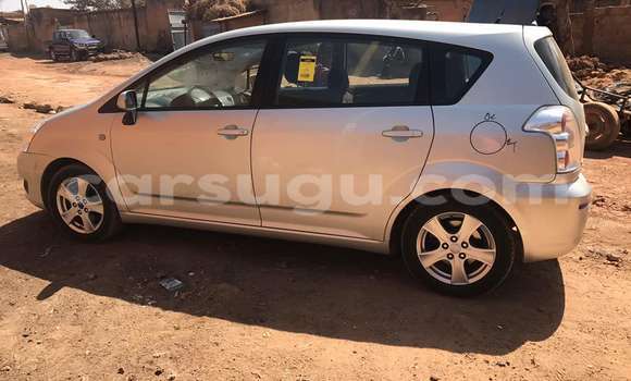 Acheter Neuf Voiture Toyota Verso Gris à Ouagadougou, Burkina-Faso Acheter Neuf Voiture Toyota Verso Gris à Ouagadougou, Burkina-Faso